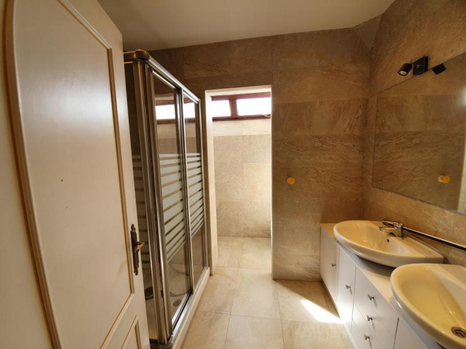 Baño dormitorio ppal.