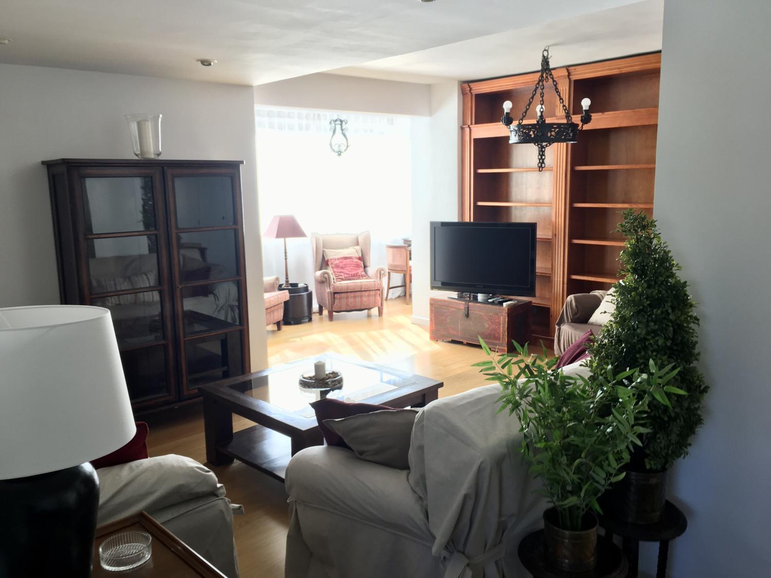 vista amplia salón